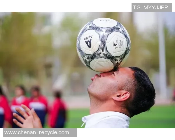 足球明星精彩瞬间集锦让你领略绿茵场上的风采与魅力